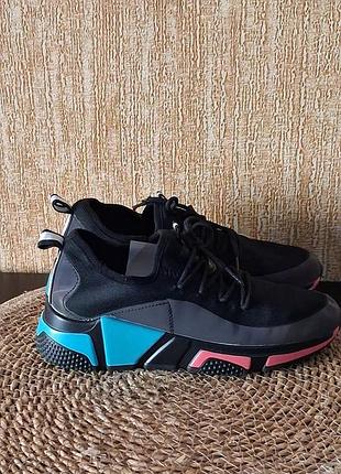 Кросівки жіночі vensi shoes studio,36 розмір,у чудовому стані.