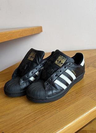 Кросівки жіночі  adidas superstar чорні з білими смужками