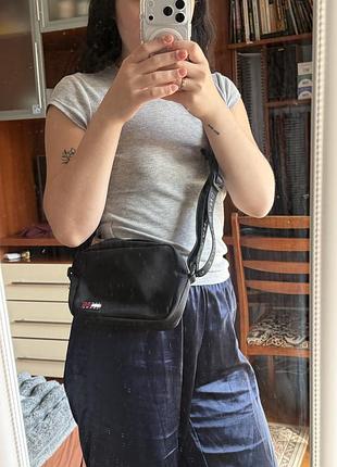 Крос-боді жіноча tommy jeans чорна
