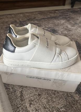 Кросівки жіночі calvin klein jeans білі, чорні, довжина устілки 23-23,5 см, шкіра