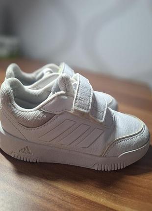 Кросівки для діте adidas білі, розмір 26, довжина устілки 15 см