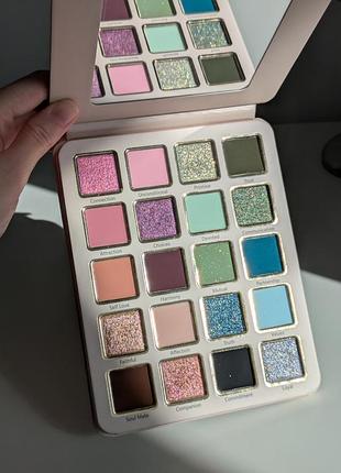Палетка тіней cosmic brushes the lovers palette