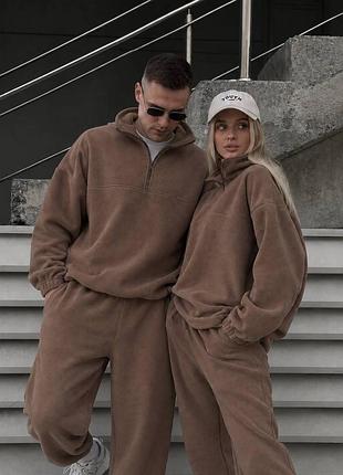 Парные спортивные костюмы