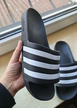 Новые шлепанцы adidas