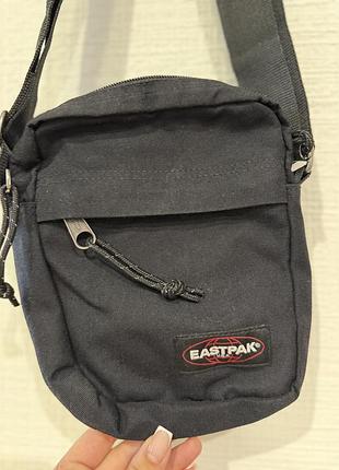 Сумка чоловіча eastpak через плече чорна текстильна