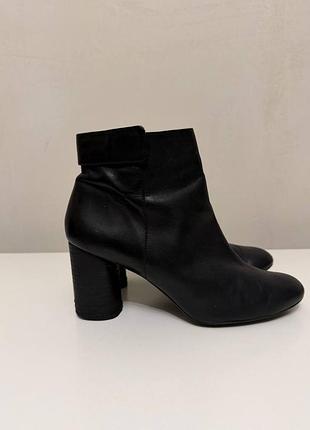 Жіночі ботильйони zara чорні шкіряні на підборах