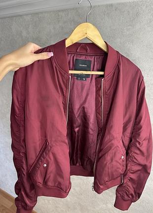 Куртка жіноча pull&bear бомбер бордова