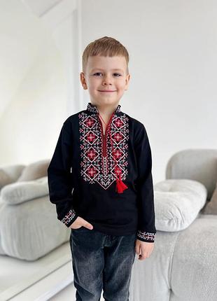 Вишиванка для хлопчиків чорна з червоним