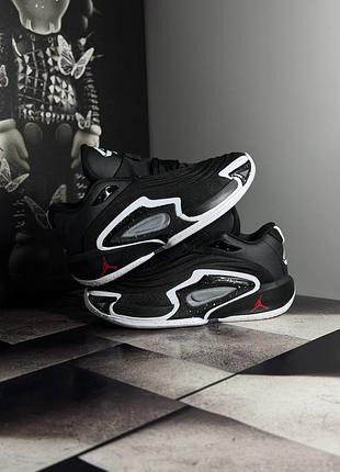 Air jordan luka black/white 4