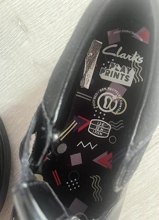 Туфлі дитячі clarks чорні лаковані 2