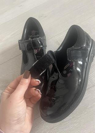 Туфлі дитячі clarks чорні лаковані 10