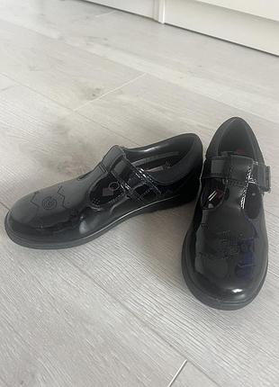 Туфлі дитячі clarks чорні лаковані 5