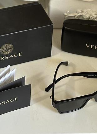 Сонцезахисні окуляри versace ve4464 оригінал у чорній оправі з темними лінзами cat-eye модель.