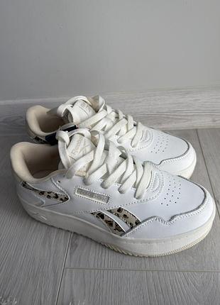 Кросівки жіночі reebok білі, леопардовий принт, розмір 38