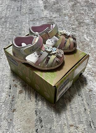 Босоніжки для дівчинки chicco різнокольорові, розмір 20