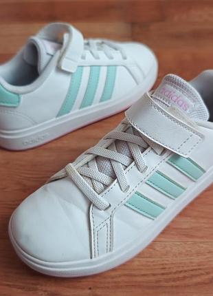 Оригінальні adidas р30  довжина устілки по факту 19см