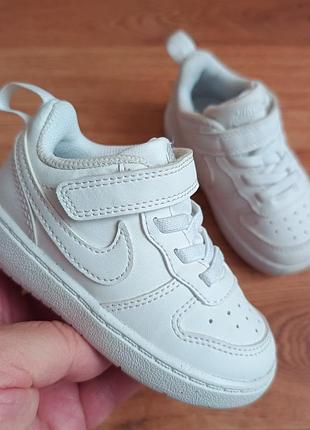 Оригинальные nike р22 длина стельки по факту 14см