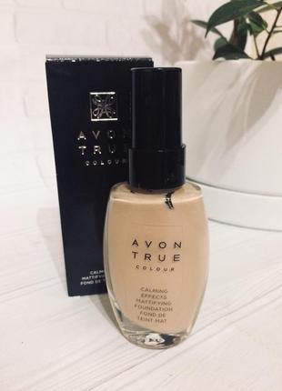 Avon true colour матуючий тональний крем ivory nude cream beige almond calming