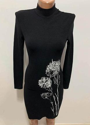 Новое брендовое красивое женское платье с нежной вышивкой desigual

￼ размер xs