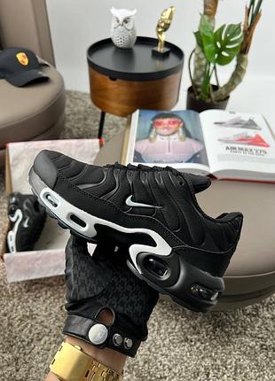 Водонепроникні кросівки nike air max tn plus black white