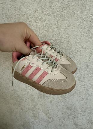 Кеди дитячі adidas samba білі з рожевими смужками