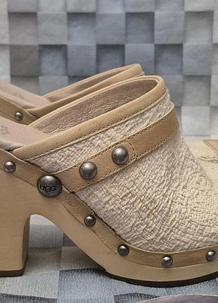 Женские сабо-клоги от бренда ugg australia (модель jolene) бежевого цвета .