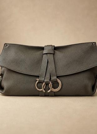 Клатч-багет жіночий salvatore ferragamo оливковий шкіряний 43х20 см