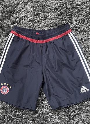 Вінтажні спортивні шорти adidas із символікою футбольного клубу fc bayern münchen( 50-52р)
