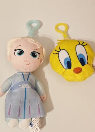 Лот іграшки брелоки до сумки оригінал дісней frozen та looney tunes, в дуже гарному стані