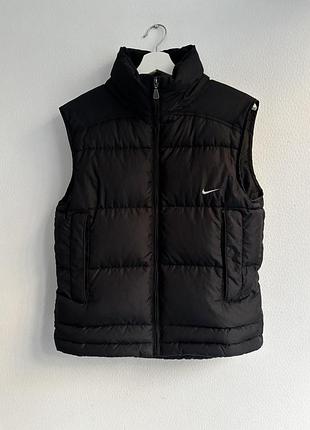 Пуховий жилет nike в розмірі xs