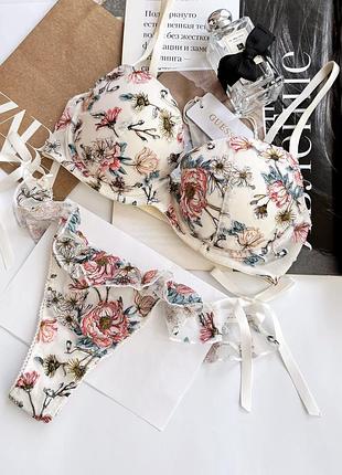 Неймовірно ніжний квітковий комплект білизни  victoria's secret  оригінал 70 d