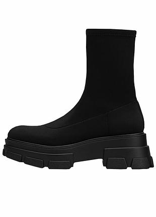 Еластичні чорні черевики челсі zara stradivarius 2