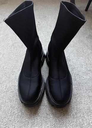 Еластичні чорні черевики челсі zara stradivarius 7