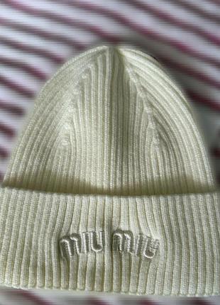 Жіноча шапка miu miu