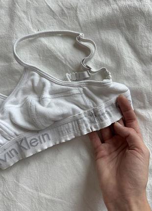 Белый топ calvin klein 4