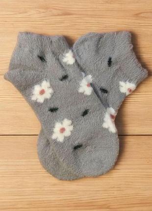 Женские короткие носки с мехом норки winter flowers (1967-02) серый 36-41 no brand