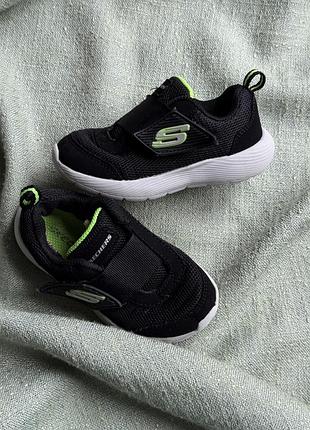 Кросівки skechers оригинал р.23