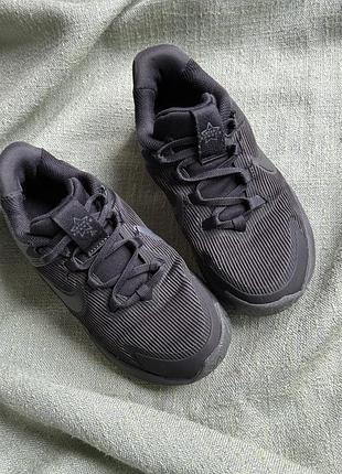 Кросівки nike оригинал р.31,5 8