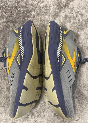 Кросівки brooks 3