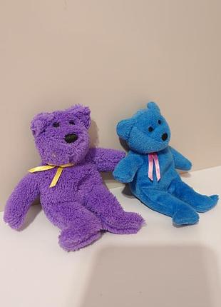 Две мягкие плюшевые игрушки из серии teanie beanie babies, выпускавшиеся в рамках акции mcdonald's happy meal в 2004 году: