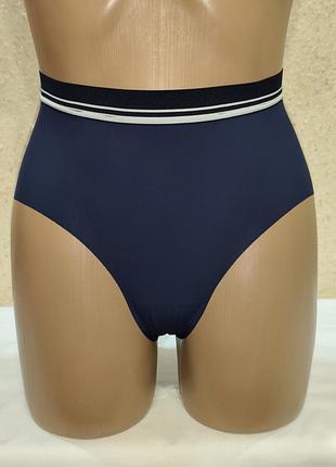 Красивые бесшовные трусики xl