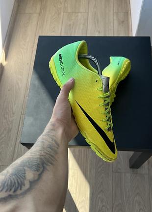 Сороконіжки nike