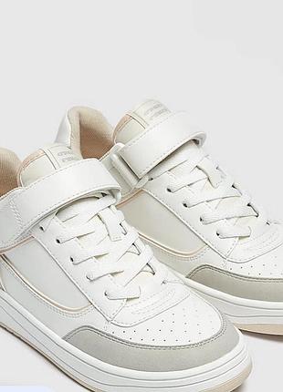 Класні білі кросівки pull&bear 
⚡⚡⚡⚡⚡⚡⚡⚡⚡⚡⚡⚡