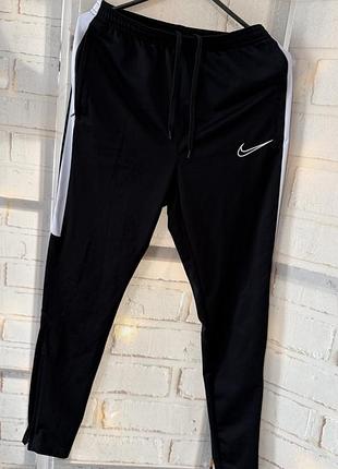Нові спортивні штани nike оригинал s