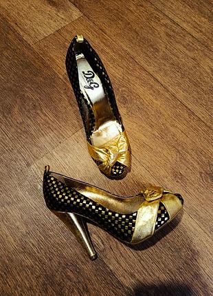 Туфлі з відкритим носком, вінтаж, dolce&amp;gabbana,d&amp;g, italy