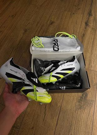 Бутси чоловічі adidas predator білі з салатовим
