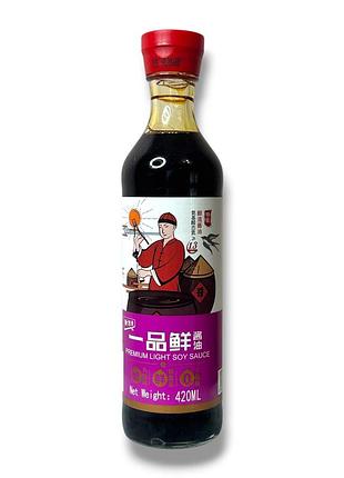 Соевый соус светлый премиум соус ипиньсянь (premium light soy sauce) 420 мл в стеклянной бутылке