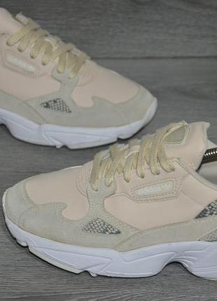 Продам кроссовки кожаные фирма adidas falcon.