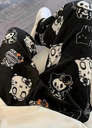 Пижамные плюшевые штаны hello kitty с halloween-принтом, черные, размер м (10747)