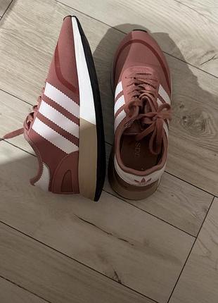 Кросівки жіночі adidas рожеві